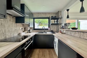 Kitchen- click for photo gallery